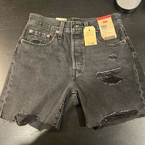 New Levi’s 501 high rise short size 26